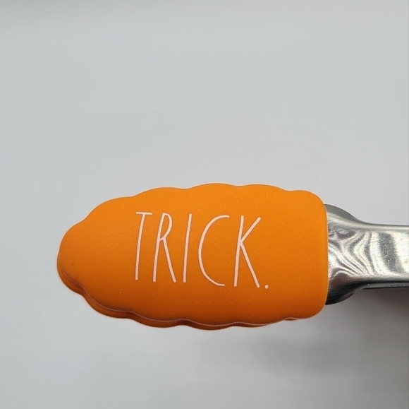 Rae Dunn Halloween trick or treat 5pc kitchen utensils set - Picture 2 of 3